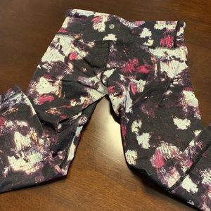 Lululemon crop leggings size 6